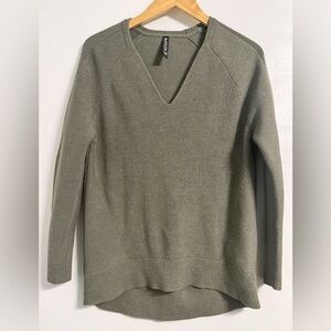 Athleta Merino Wool V-Neck Sweater Small Muted Green Minimalist Athleisure Knit